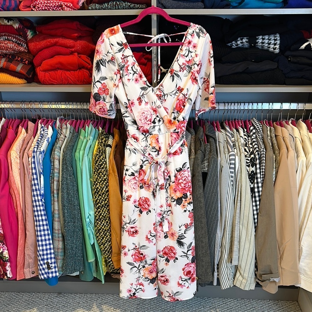 Trixxi white/pink floral 1/2 sleeve front tie v neck cropped jumpsuit S NWOT